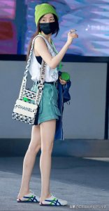 ​假设你被困荒岛一个月可以选择一位美女搭档，你会选择哪一位呢？