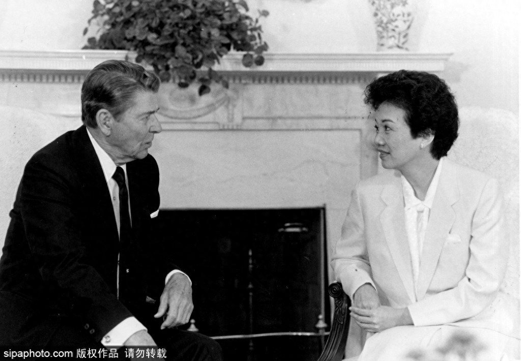 又一位华裔强者，菲律宾政界女强人，也是亚洲首位女总统