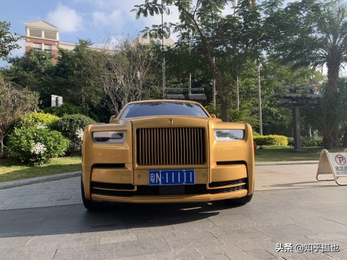 路遇“土豪金”劳斯莱斯，车牌N11111，车牌号就价值80万