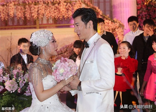 昔日女神白冰自曝早已离婚，原来这些年她过得并不好