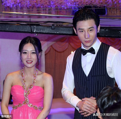 昔日女神白冰自曝早已离婚，原来这些年她过得并不好