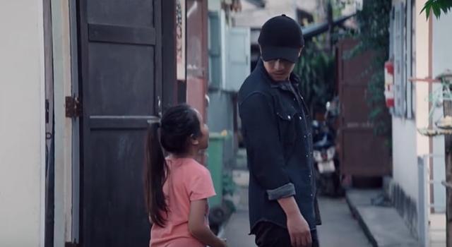 黄征个人资料简介（这部拍了3年的网大）(33)