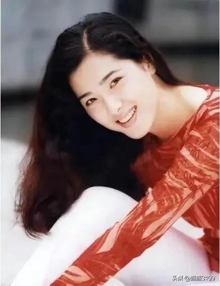 错失3位“影帝”男友的“第一美女”曾黎，到底什么人才能娶她？