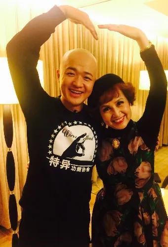 包贝尔和妻子包文婧的爱恨情仇