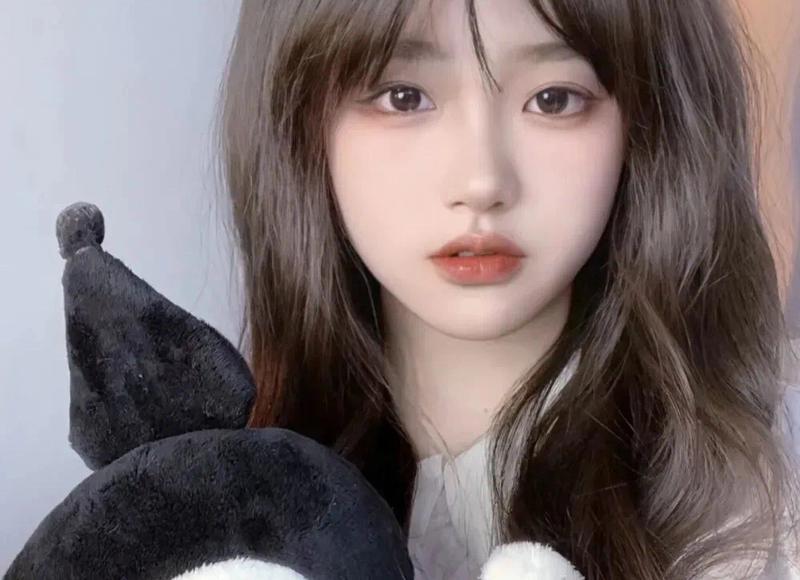 杨幂旗下四朵金花（杨幂手下的四朵金花谁更美）