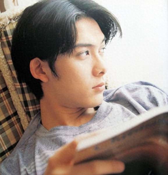 藤井树入江直树，他是惊艳了时光的柏原崇，世纪末最后的美少年