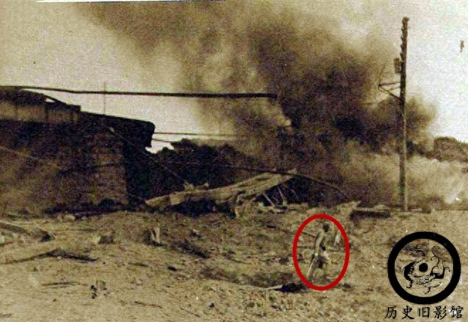 老照片再现皇姑屯事件全过程：火车被炸成空架，图十张作霖被抬走