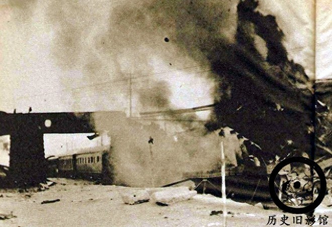 老照片再现皇姑屯事件全过程：火车被炸成空架，图十张作霖被抬走