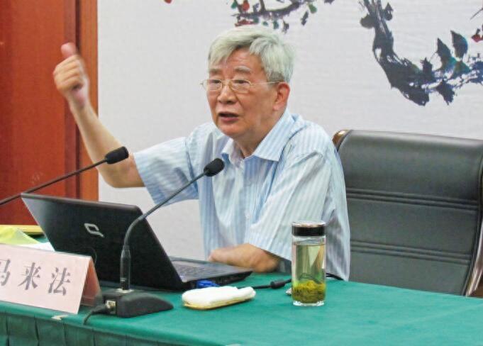 马云78岁的老父亲，一位有范儿的艺术家