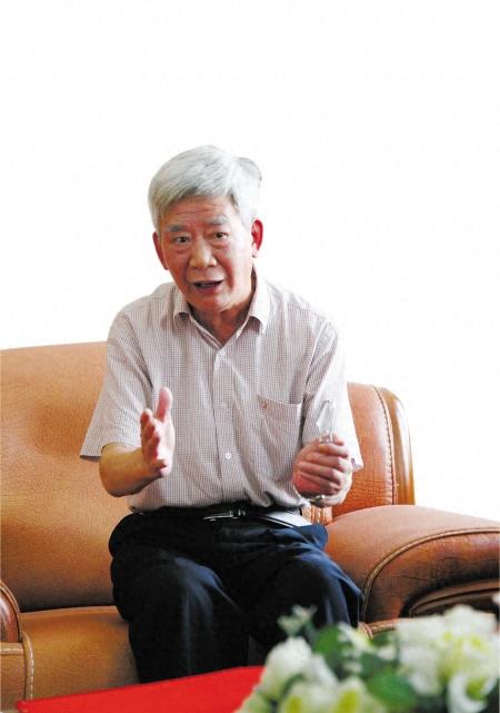 马云78岁的老父亲，一位有范儿的艺术家