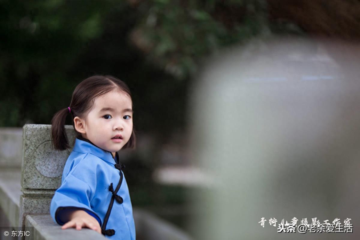 古诗猜成语：“读书破万卷，下笔如有神”打一成语