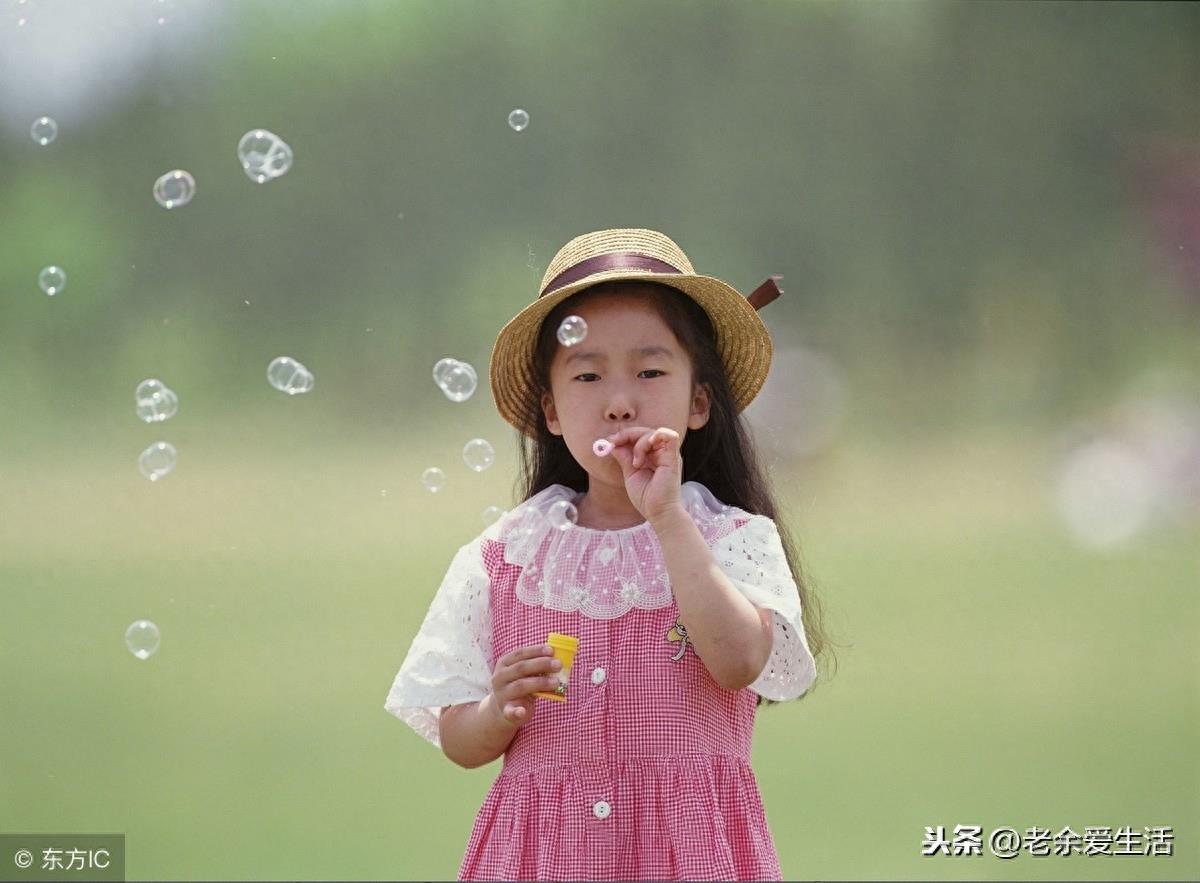 古诗猜成语：“读书破万卷，下笔如有神”打一成语