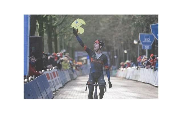 称呼小三最好听的称呼（老铁是对小三的称呼）