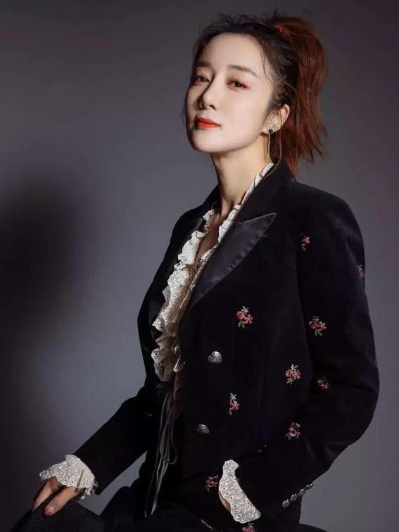李依晓整容首次素颜出演电视剧（被赞古装第一美人）(12)