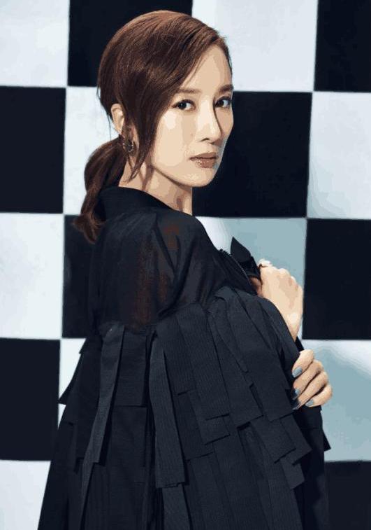 李依晓整容首次素颜出演电视剧（被赞古装第一美人）(4)