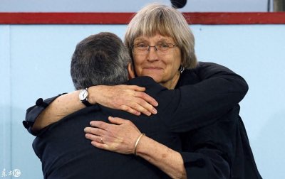 ​图说｜哈佛大学毕业典礼！授予王家卫等人荣誉博士学位！