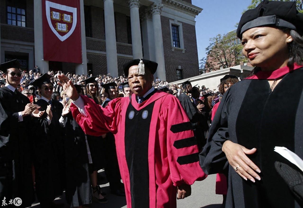 图说｜哈佛大学毕业典礼！授予王家卫等人荣誉博士学位！