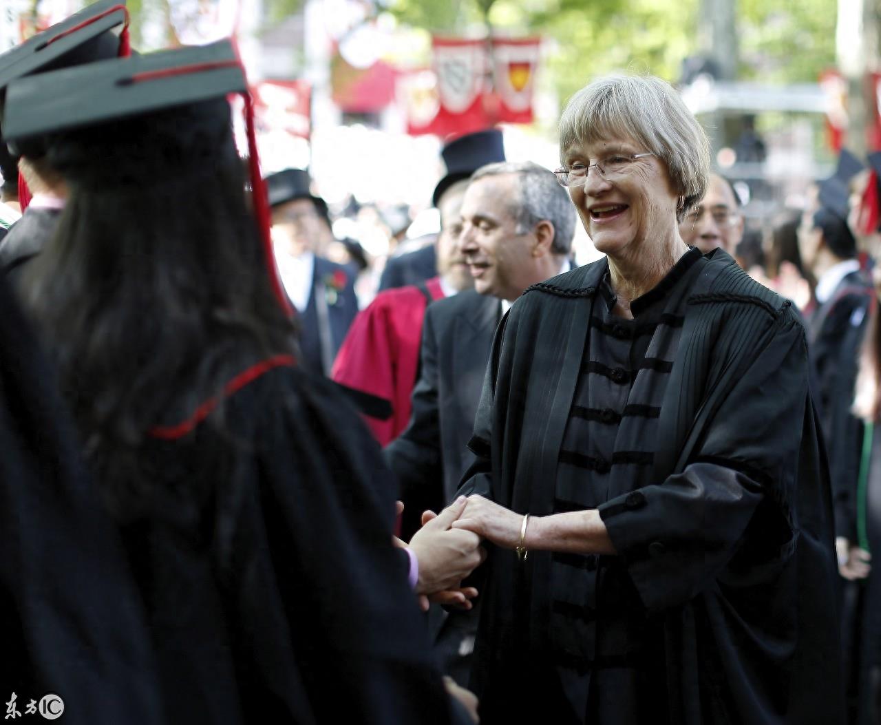 图说｜哈佛大学毕业典礼！授予王家卫等人荣誉博士学位！