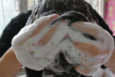 ​硫磺皂洗头发后头发好粘怎么回事