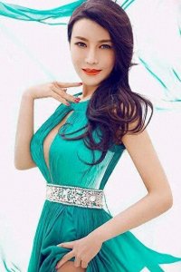 ​龚玥菲从争议漩涡中破茧而出， 以坚韧不拔之志绽放演艺界璀璨之花