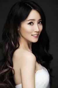 ​“气质女神”谢楠