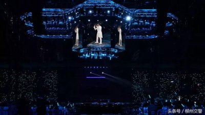 ​「张学友演唱会」超3万人共唱经典 180分钟的全程有人“看”了16小时