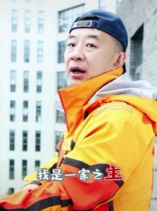 ​黄海波的老婆是哪位（黄海波和妻子秀恩爱成日常，两人曾当众亲吻，结婚5年甜