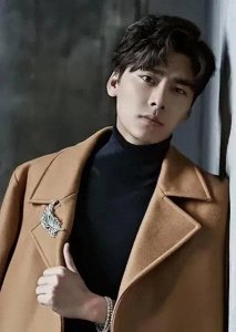 ​今天才知道，演员“李易峰”被封杀原因，原来是因为“李沁”