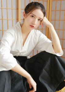 ​加到女生微信，四个开场白，一步步聊出感情