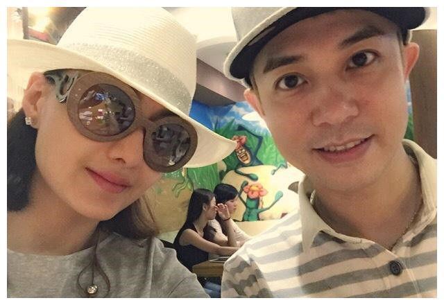 她9岁做模特，19岁爆红37岁嫁入豪门，如今44岁不愿与老公生孩子