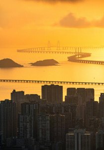 港珠澳大桥已于12月15日开通