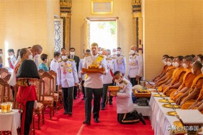 泰国王子提帮功代表国王赴北标敬献僧衣