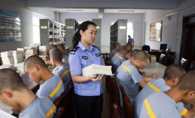 ​监狱提供吃住，为啥犯人每月都要家里打钱？一个月大概消费多少？