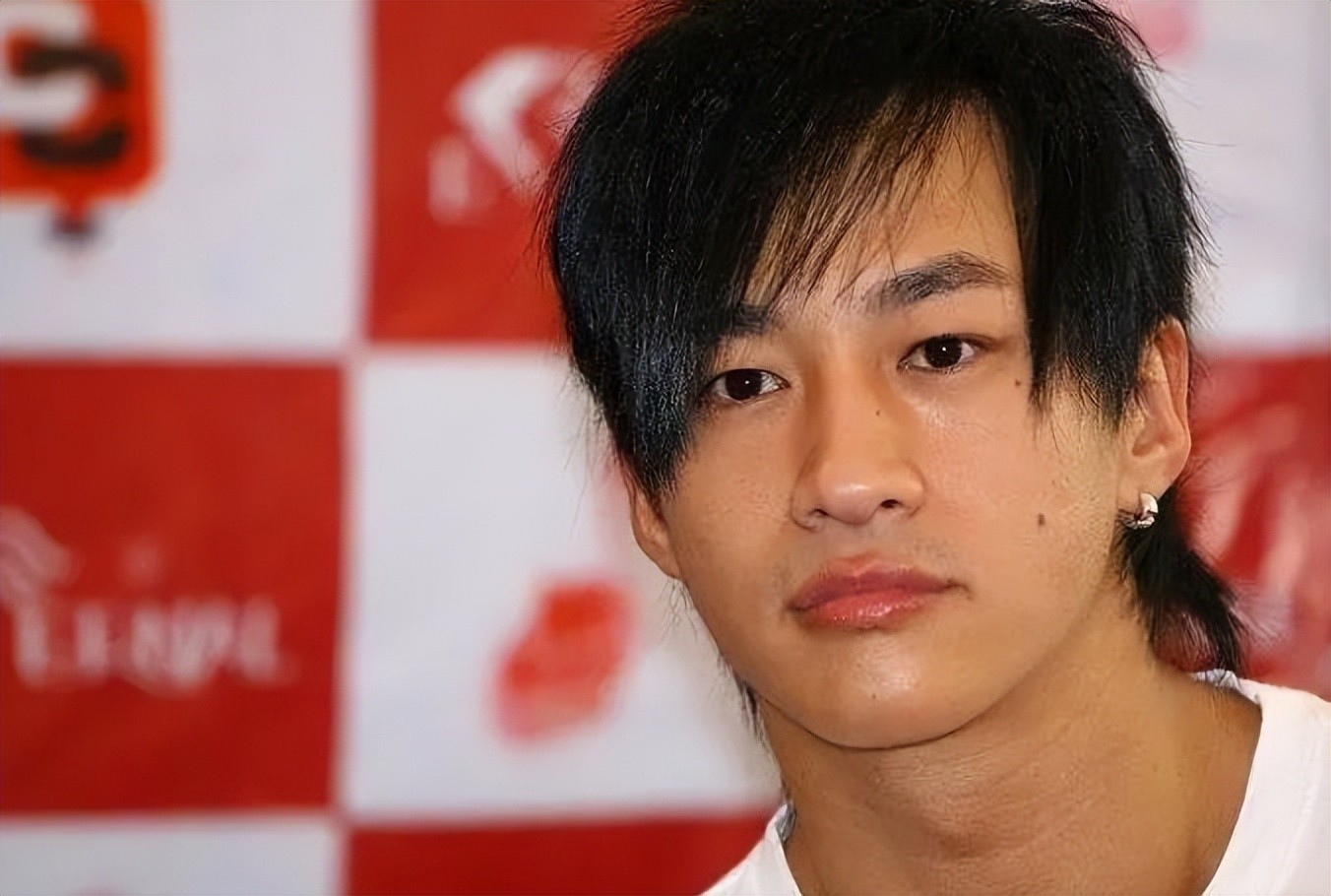 何润东的“浪子回头”，和他的人生浮沉史