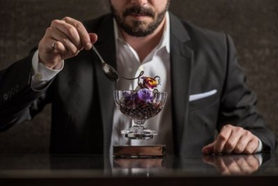 ​喝飘了？LevitatingCUP磁悬浮水杯成装逼神器