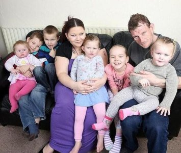 ​国外一名24岁女子已生6个孩子 最大11岁