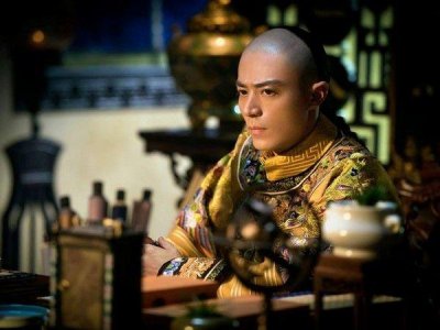 ​霍建华刚剃光头被笑卤蛋 这张照片曝光后网全恋爱惹