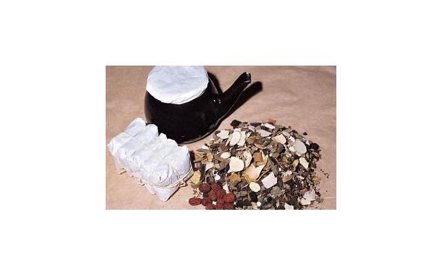 女儿三岁时走丢，15年没消息，婆婆临终时指着南墙，我知道了真相