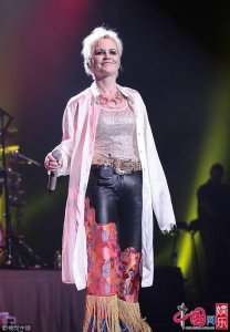 ​小红莓乐队主唱桃乐丝去世 王菲曾翻唱《梦中人》