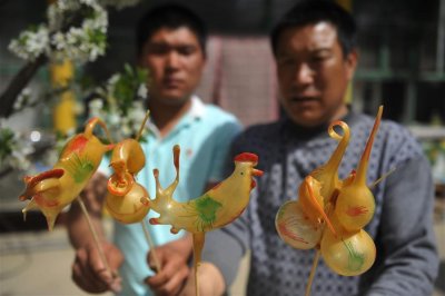 ​糖人是怎么“吹”出来的