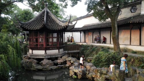 3、苏州：西塘古镇、拙政园
