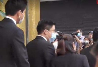 ​霍震霆有几个老婆，霍启刚为什么娶郭晶晶的三大原因