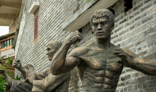 李连杰身高体重（李连杰和李小龙对比）