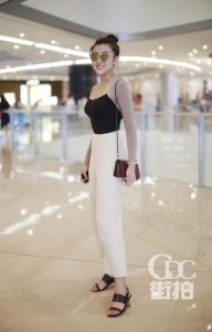 ​成都街拍美女时尚穿搭（又到秀逆天长腿的季节了）