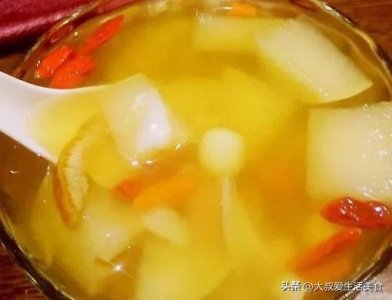 ​教你冰糖雪梨的正确做法，润肺止咳，香甜可口，大人小孩都爱喝
